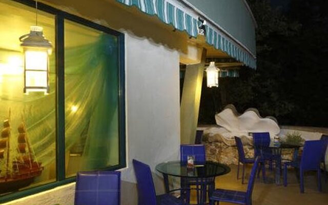 Elmar Hotel