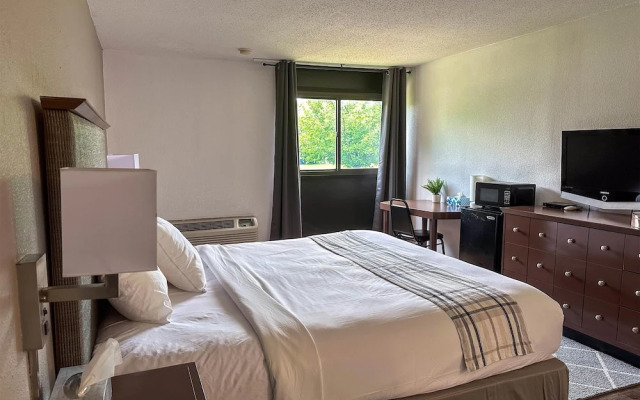 Quality Inn Rochester Airport