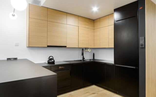 Lumina cozy 2-level apart with terrace