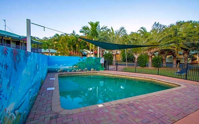 Agnes Palms Beachside Apartments