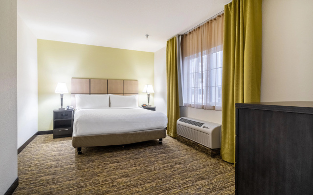 Candlewood Suites Portland Airport by IHG