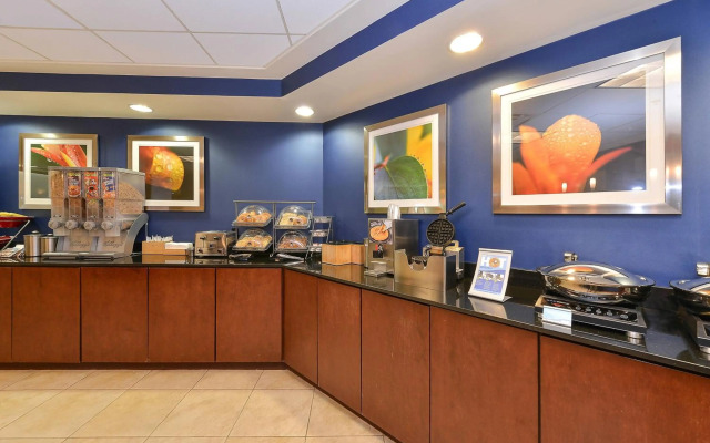 Fairfield Inn & Suites by Marriott Denver Aurora / Parker