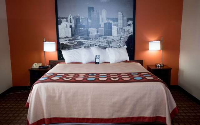 Super 8 by Wyndham Altoona