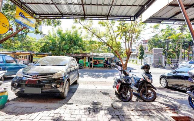 SPOT ON 90148 Gosepa Mayjend Sungkono