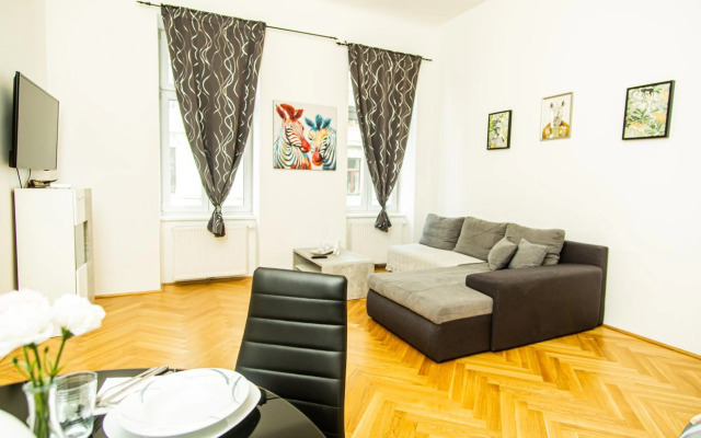 Raimond Apartment