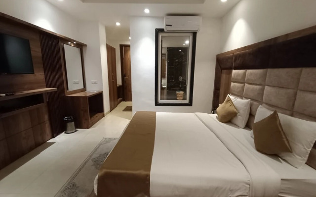 RR Hotel and Resort