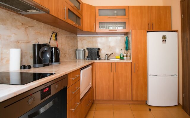 FM Luxury 2-BDR Apartment - Rocky House
