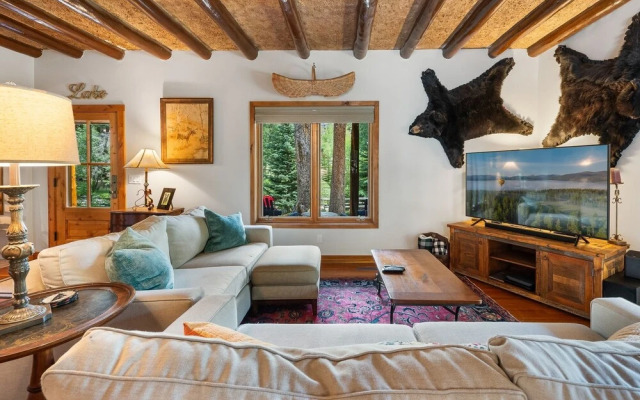 The River House 3 Bedroom Cabin