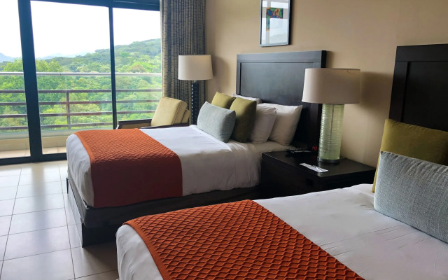 Summit Rainforest & Golf Resort