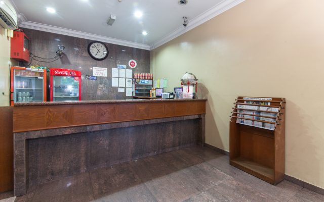 Super OYO 447 Comfort Hotel Meru