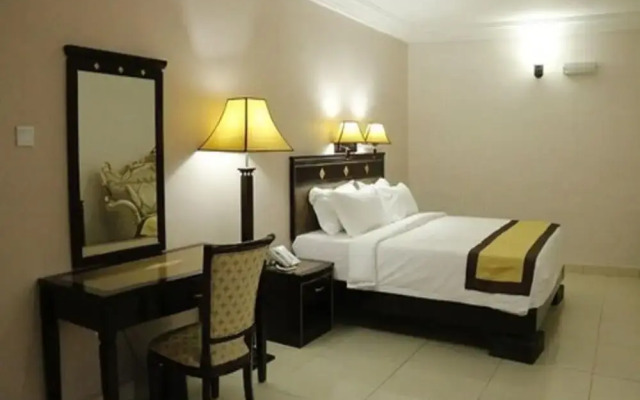 Royal Choice Inn