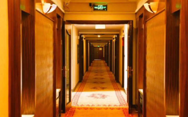 Chuxiong Building Hotel