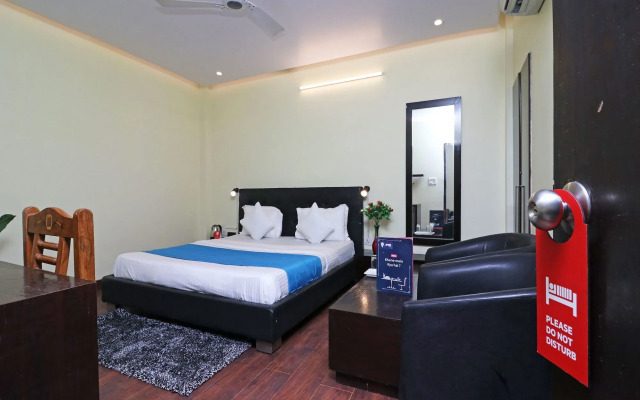 Hotel Feather By OYO Rooms