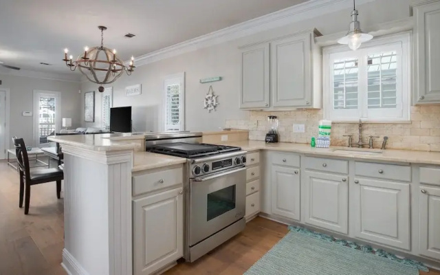 Sea Brees Crystal Shores