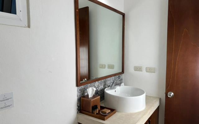 Noah Beach Hotel & Suites