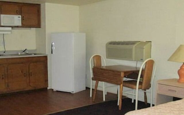 Topaz Inn & Suites