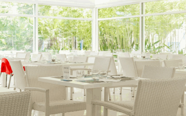 Araba Fenice Village