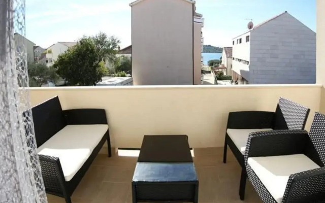 Remarkable 2-bed Apartment in Srima With sea View