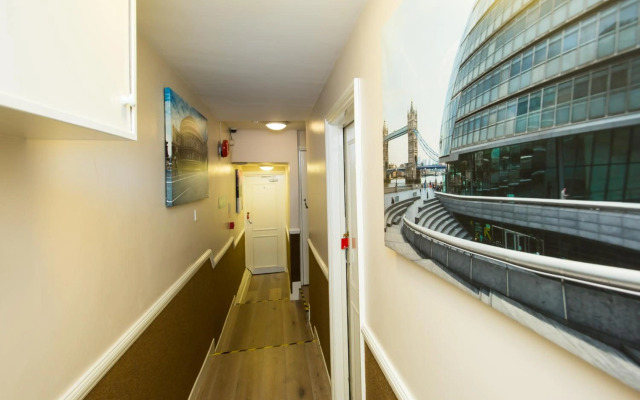 Marble Arch Inn Hotel