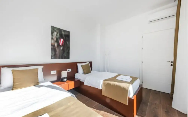 Spacious Apartment by the Beach - Tulipani