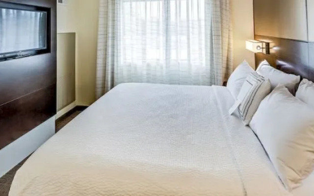 Residence Inn by Marriott Akron South / Green