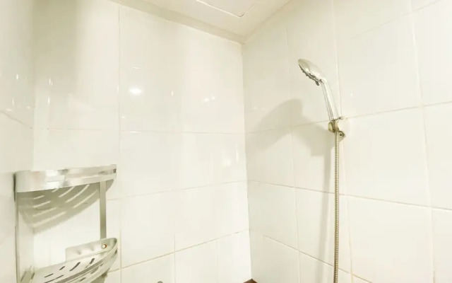 Comfy 2Br Near Mall At Green Pramuka City Apartment