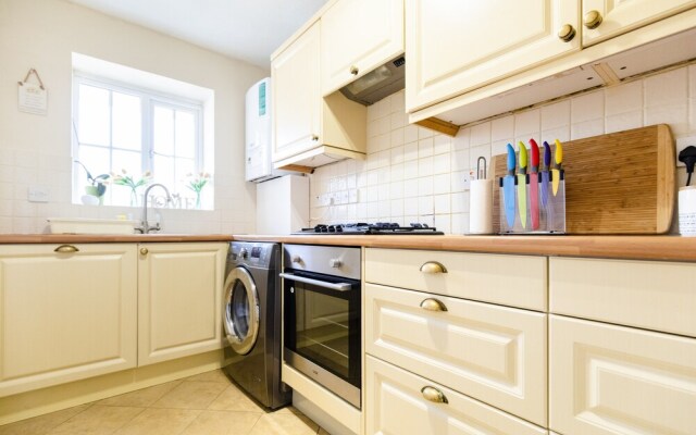 South Downs retreat house with parking