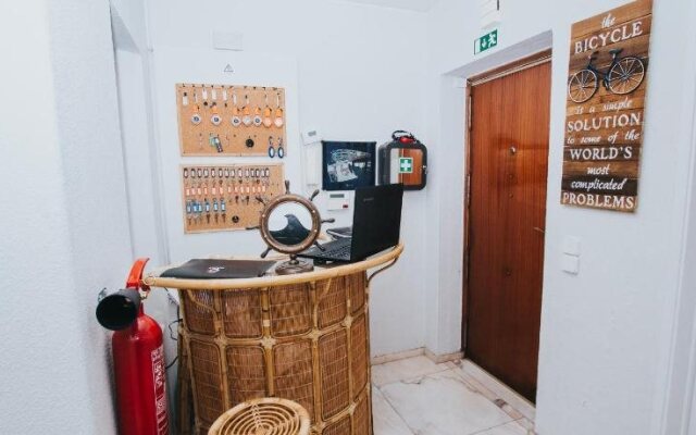 7 Waves Surf Hostel