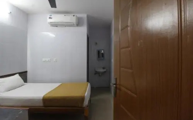 OYO 61145 J.K.S. Deluxe Lodge