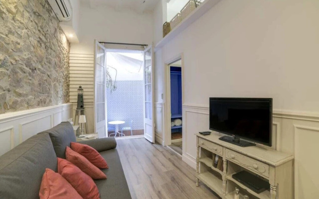 Stylish 1 Bedroom Apartment With Terrace in Lesseps