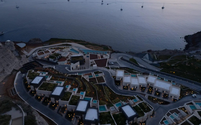 Santo Mine Oia Suites