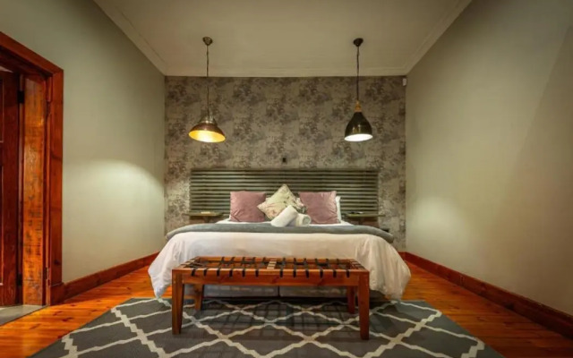 Отель Telos at Connor