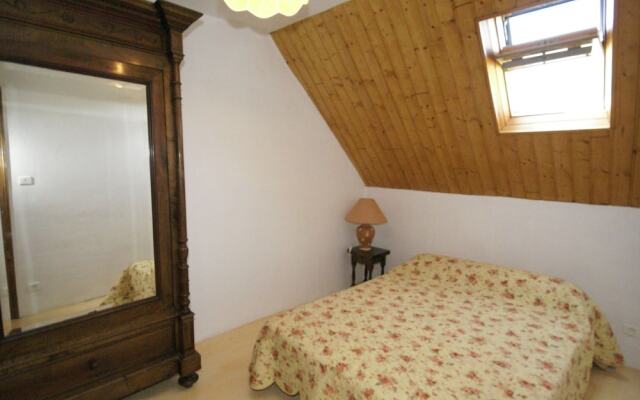 Modern Holiday Home in Florimont-Gaumier with Private Pool