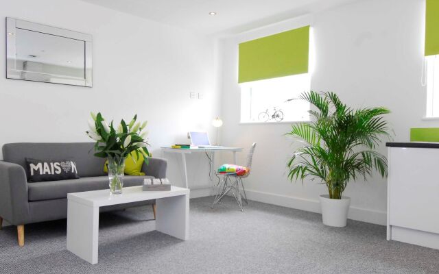 Fox House, Studio Apartments