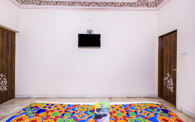 FabExpress White Palace