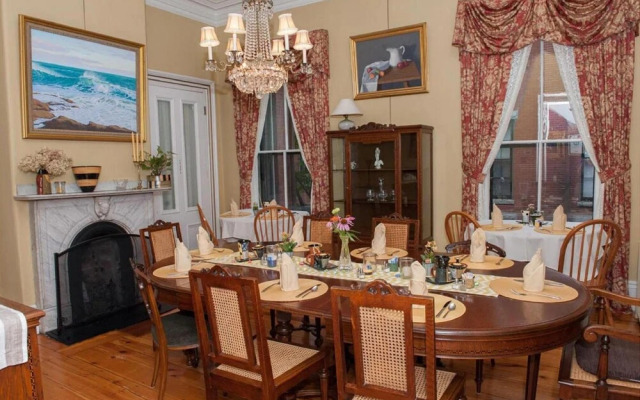 Blind Tiger Portland – Carleton Street