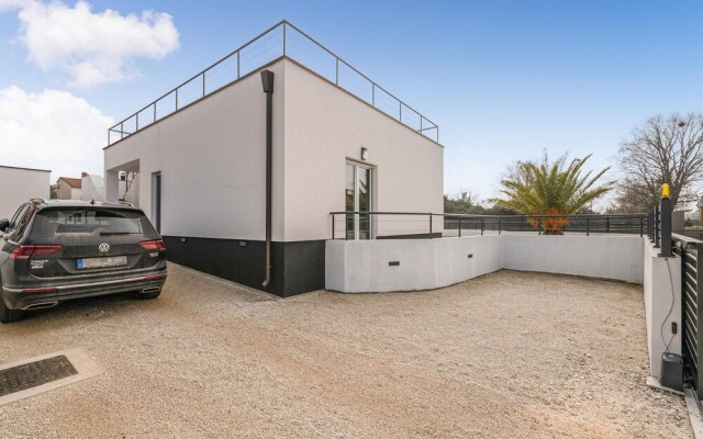 Amazing Home in Peroj With Wifi and 3 Bedrooms