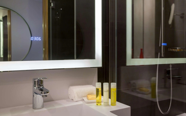 Hyatt Regency Paris Etoile Hotel