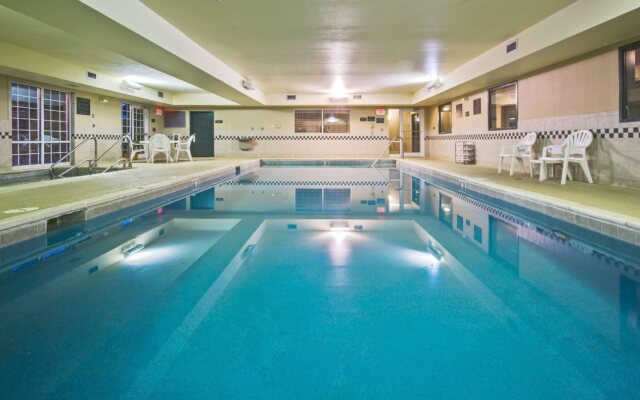 Country Inn & Suites by Radisson, Tinley Park, IL
