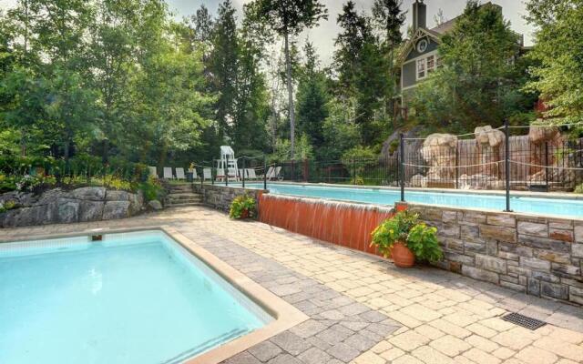 Les Eaux 225-1 by Escapades Tremblant
