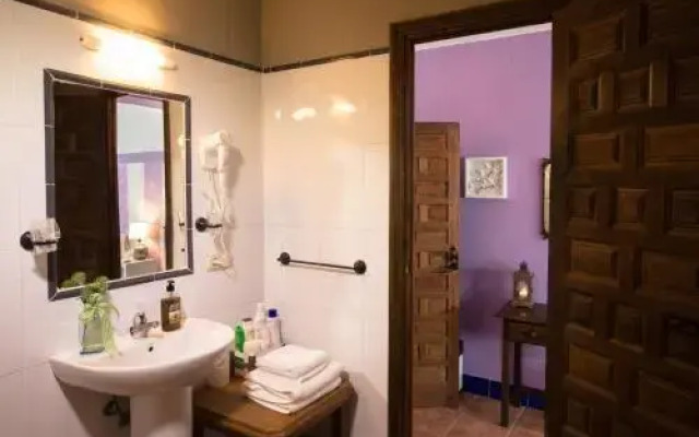 Cortijo Carrillo Bed & Breakfast