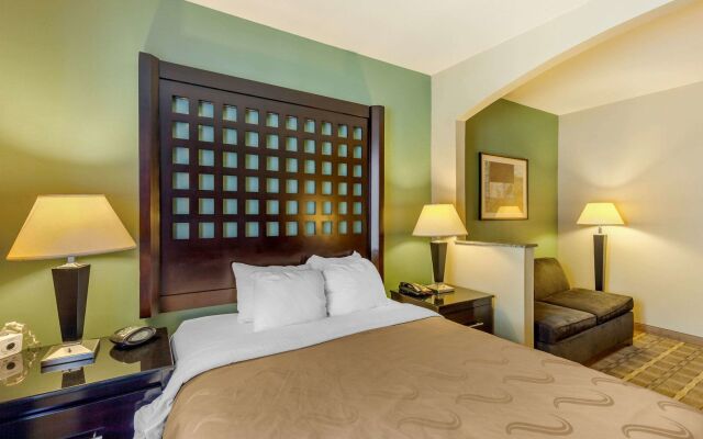 Quality Suites Sherman