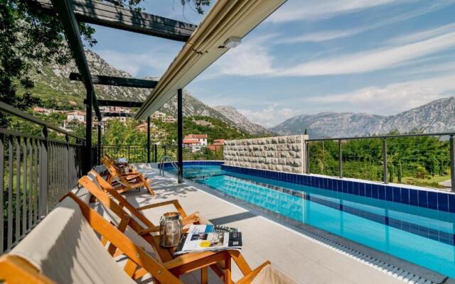 Green Bay Apartments Morinj