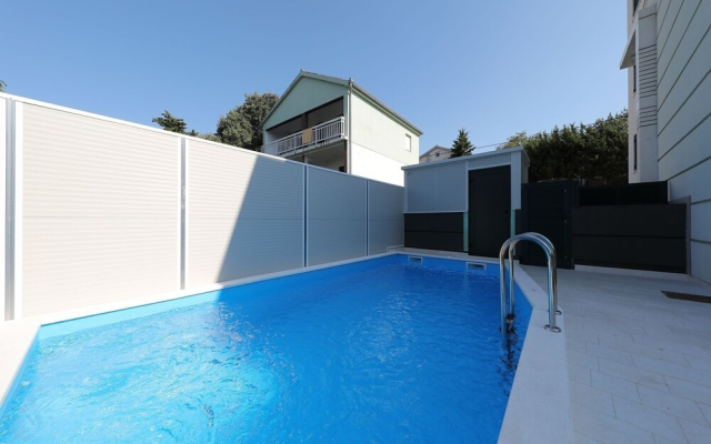 Modern Apartment in Seline Dalmatia With Swimming Pool