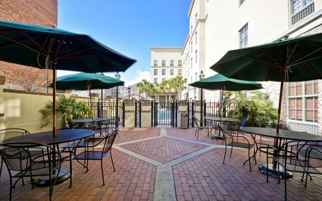 Hampton Inn & Suites Savannah Historic District