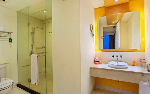 HARRIS Suites fX Sudirman