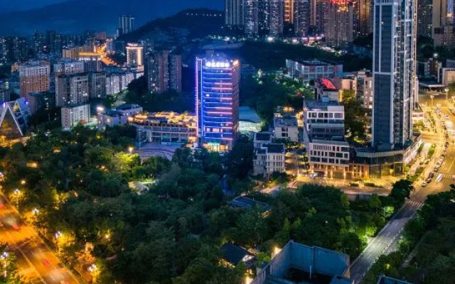 Intime Hotel (Panzhihua College Wanda Plaza)