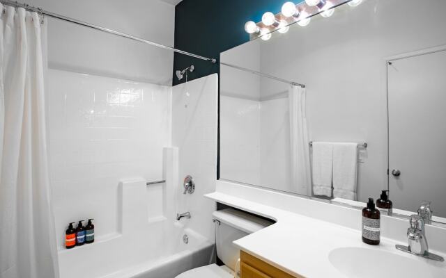 WanderJaunt - Stylish Mission Valley Apts