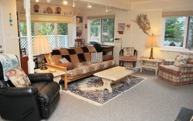 350 10th Ave