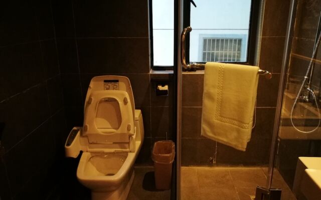 Taihu Baopu Water House